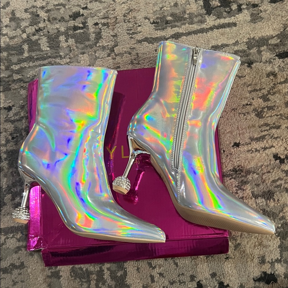 NWT Stylish Silver Holographic Ankle Boots